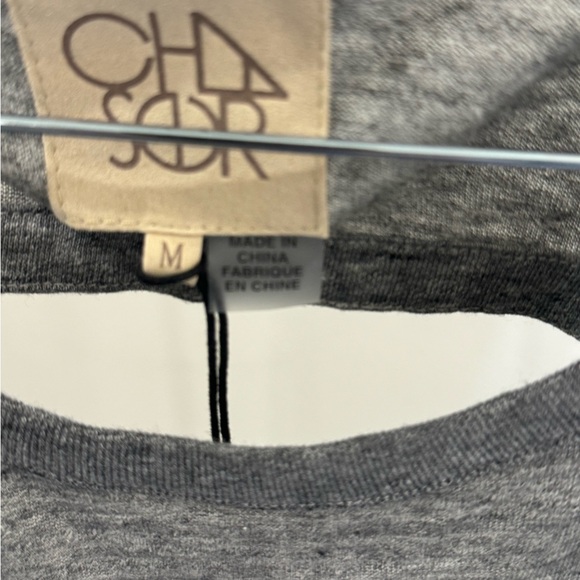 Chaser Women’s top with cut out shoulders - Picture 3 of 6